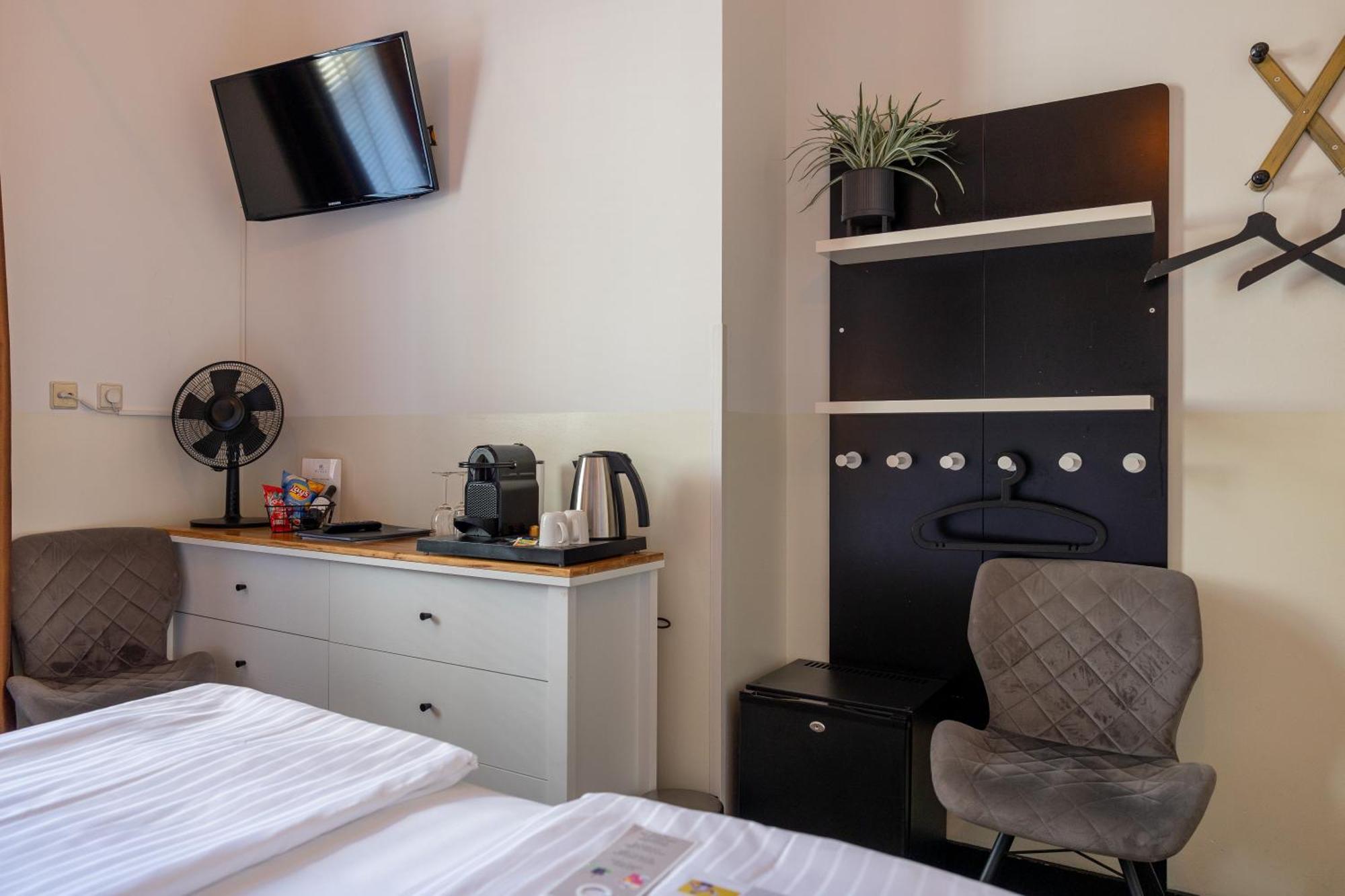 Hotel Buren Вест-Терсхеллинг Экстерьер фото